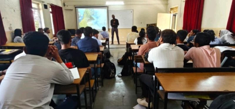 “करिअरच्या यशासाठी संवाद कौशल्यांची धार! विश्वकमल महाविद्यालयात तीन दिवसीय कार्यशाळा उत्साहात”