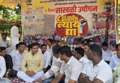 लोनावळा खंडाळा घाटमाथ्यावर टॅक्सी संघर्ष तीव्र; ओला-उबेरविरोधात चालकांचे साखळी उपोषण, प्रशांत दादा भागवत यांनी उपोषण स्थळी भेट देत पाठिंबा दिला