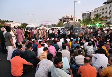 नसरापूर प्रकरणाने संताप उसळला; नवले पुलावर रास्तारोको ‘न्याय मिळेपर्यंत अंत्यसंस्कार नाही’—स्थानिकांचा निर्धार