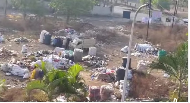 तळेगावत झोपड्यांचा बेकायदा विस्तार: पोलिस व नगरपरिषद प्रशासनाच्या दुर्लक्षामुळे नागरिक हैराण तळेगावत झोपड्यांचा बेकायदा विस्तार: पोलिस व नगरपरिषद प्रशासनाच्या दुर्लक्षामुळे नागरिक हैराण