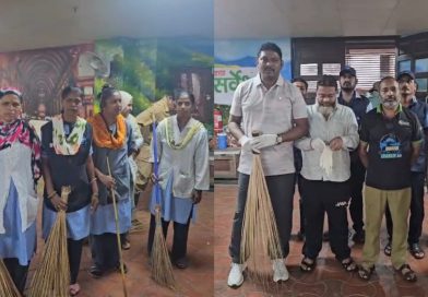 स्वच्छतेसाठी नगरसेवक मोबीन इनामदार ॲक्शन मोडमध्ये; प्रभाग क्र. ९ मध्ये आढावा बैठक संपन्न स्वच्छतेसाठी नगरसेवक मोबीन इनामदार ॲक्शन मोडमध्ये; प्रभाग क्र. ९ मध्ये आढावा बैठक संपन्न