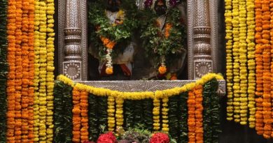 इंद्रायणी नदी घाटावर इंद्रायणी आरती                                                                                 गुरव फडावर कीर्तन सेवा हरिनाम गजरात ;          भाविकांची माऊली मंदिरात दर्शनास गर्दी